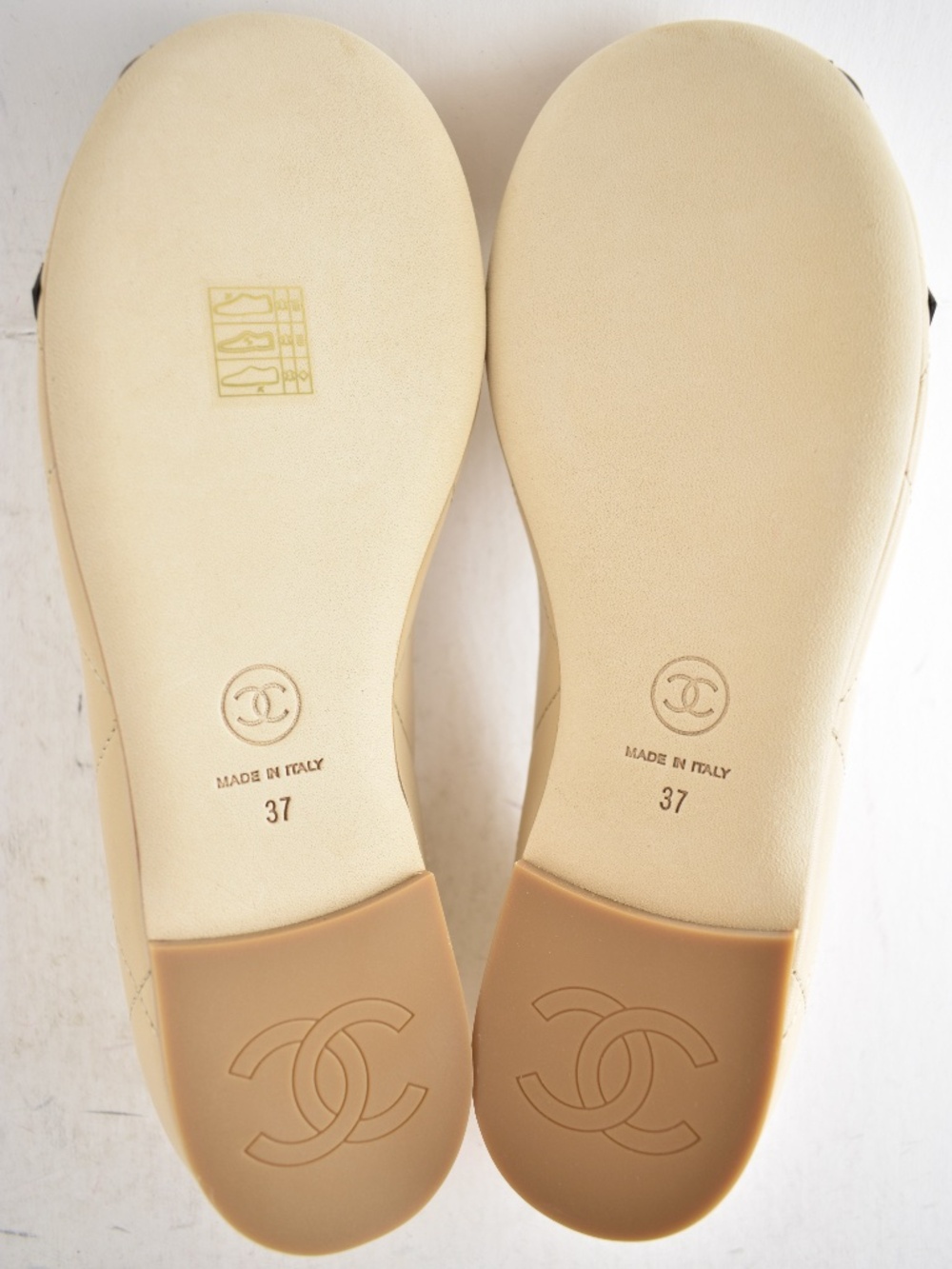 Chanel 26M Coco Beach Cambon Beige Black CC XL Logo Ballet Ballerina Flat 37 - Picture 16 of 16